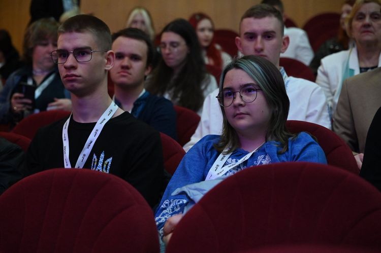 77 юних астрономів з усієї країни змагаються в Ужгороді за звання найкращого