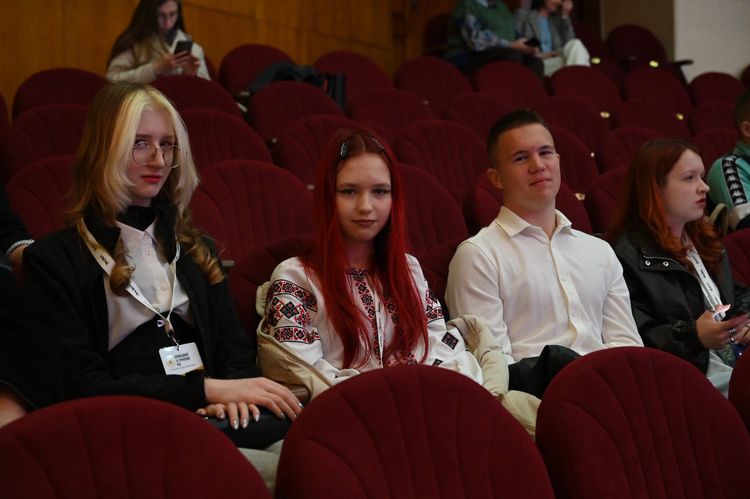 77 юних астрономів з усієї країни змагаються в Ужгороді за звання найкращого