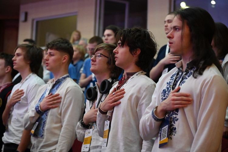 77 юних астрономів з усієї країни змагаються в Ужгороді за звання найкращого