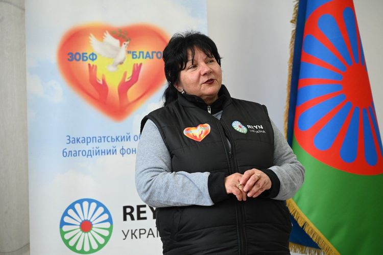 Патронат замість інтернатів: ромську громаду Ужгорода ознайомили з перевагами сімейного виховання