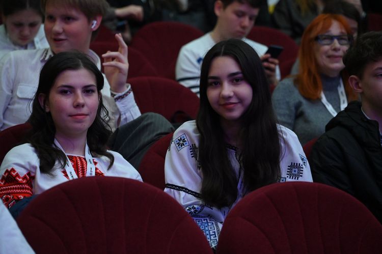 77 юних астрономів з усієї країни змагаються в Ужгороді за звання найкращого
