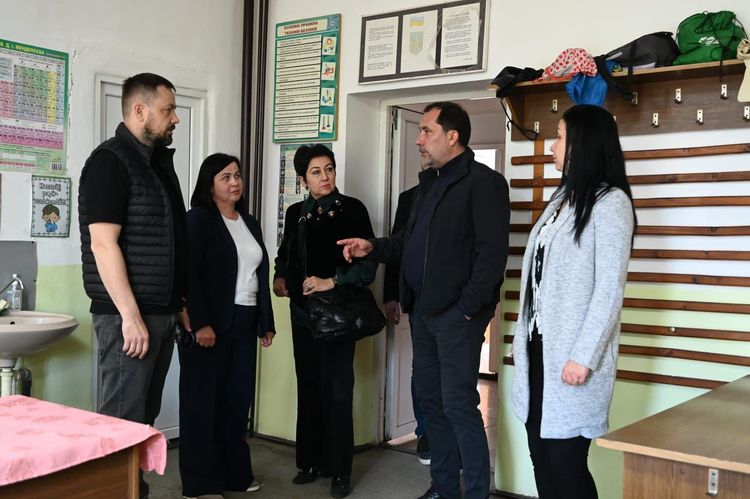 Юрій Гузинець відвідав заклади освіти Берегівського району