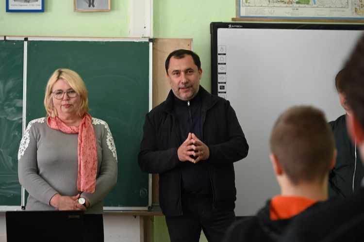 Юрій Гузинець відвідав заклади освіти Берегівського району