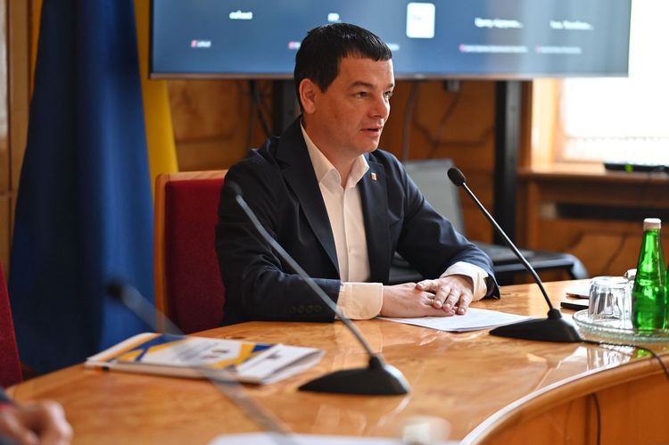 Виклики і пріоритети розвитку деревообробної та меблевої галузей обговорили в ОВА