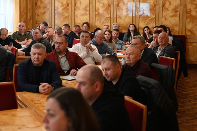 Виклики і пріоритети розвитку деревообробної та меблевої галузей обговорили в ОВА