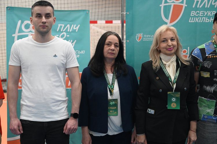 «Пліч-о-пліч»: в Ужгороді провели обласні змагання з черлідингу