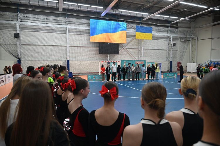 «Пліч-о-пліч»: в Ужгороді провели обласні змагання з черлідингу