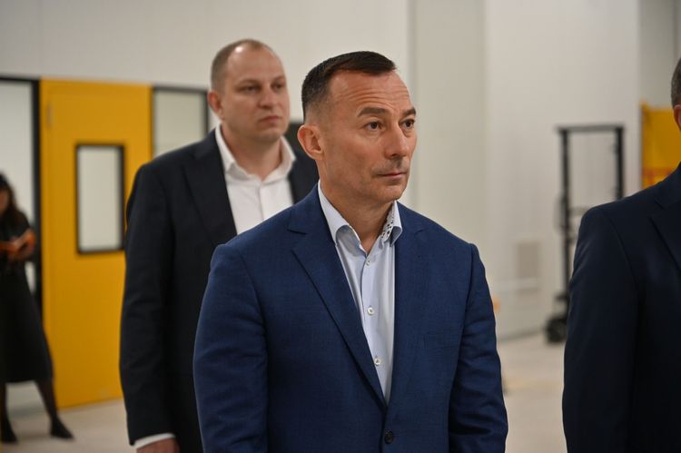 Мирослав Білецький та Віктор Микита оглянули будівництво інноваційного фармзаводу на Закарпатті