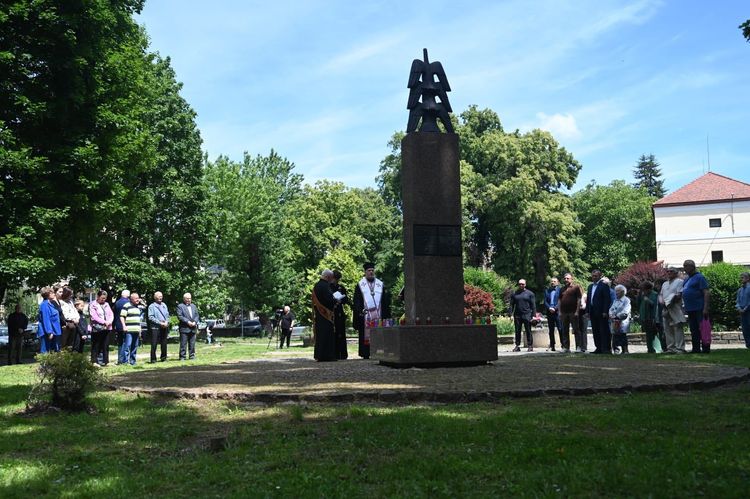 В Ужгороді вшанували пам’ять жертв політичних репресій