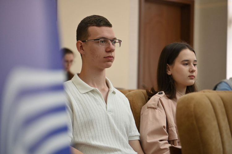 «Лідери змін Закарпаття» – нова обласна премія для молоді!