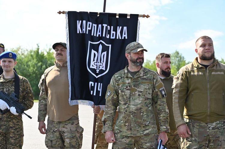 На Закарпатті зустріли прах лідера ОУН Андрія Мельника та його дружини