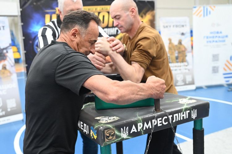 В Ужгороді відбувся обласний чемпіонат з армрестлінгу на підтримку Сил оборони України