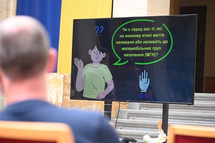 Працівники ОВА вдосконалювали навички інклюзивної комунікації та етичного спілкування