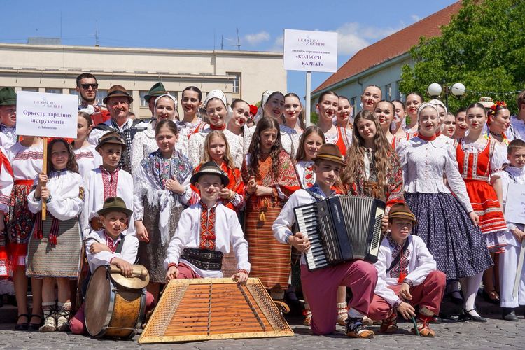 На Закарпатті відбувся І Відкритий фольклорний фестиваль-конкурс «Шовкова косиця»