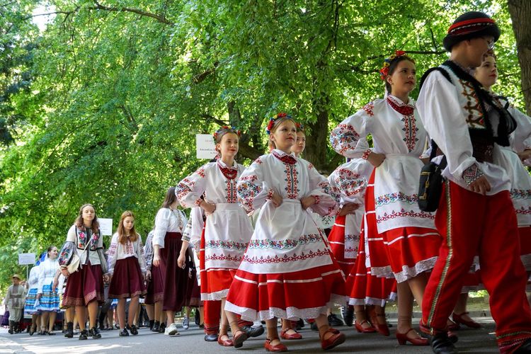 На Закарпатті відбувся І Відкритий фольклорний фестиваль-конкурс «Шовкова косиця»