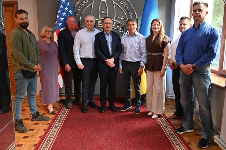 Мирослав Білецький обговорив з американськими партнерами модернізацію медицини та освіти в регіоні
