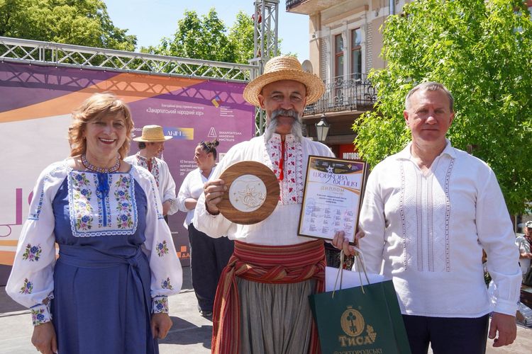 На Закарпатті відбувся І Відкритий фольклорний фестиваль-конкурс «Шовкова косиця»