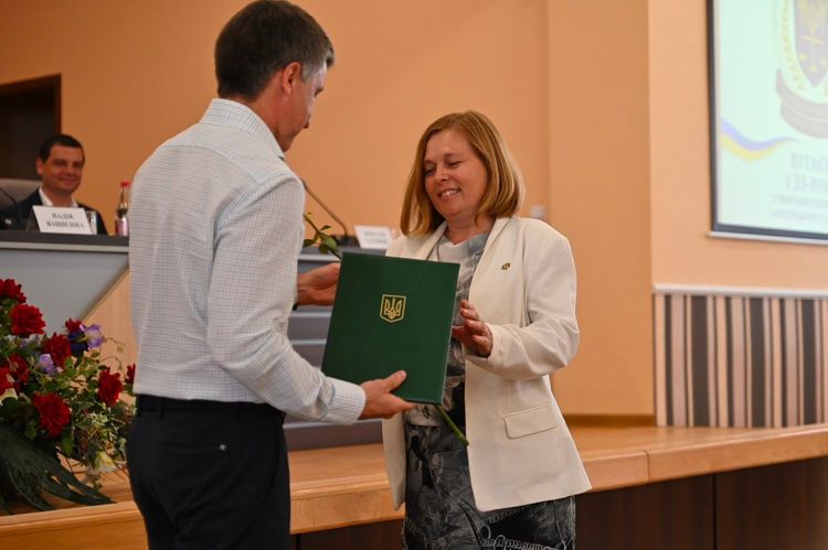 На Закарпатті відзначили працівників господарського суду з нагоди професійного ювілею
