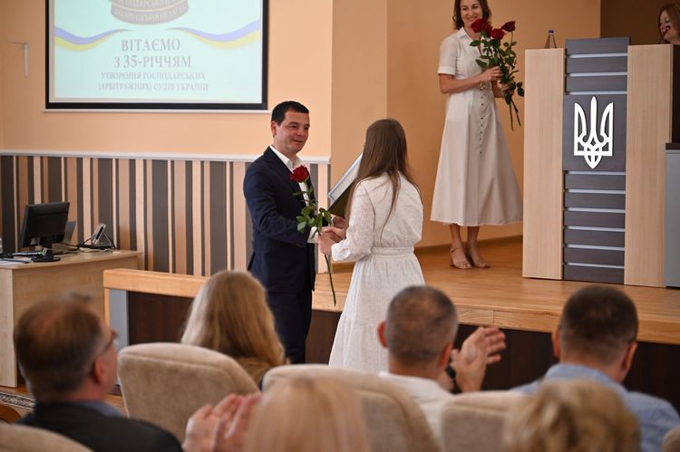 На Закарпатті відзначили працівників господарського суду з нагоди професійного ювілею