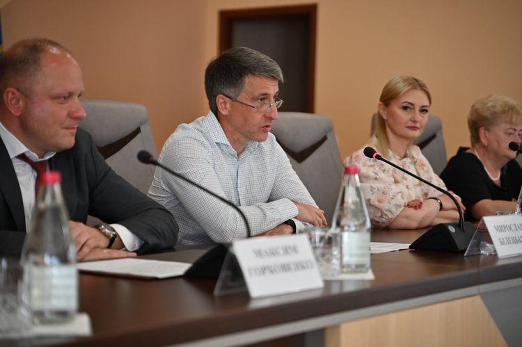 На Закарпатті відзначили працівників господарського суду з нагоди професійного ювілею