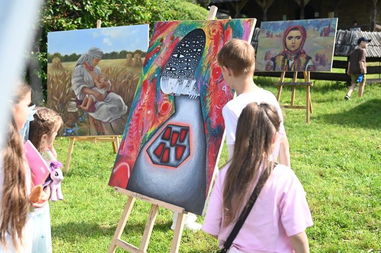 В Ужгородському скансені вшанували пам’ять дітей, які загинули через агресію РФ