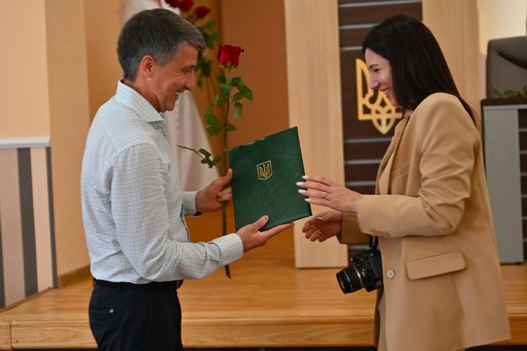 На Закарпатті відзначили працівників господарського суду з нагоди професійного ювілею