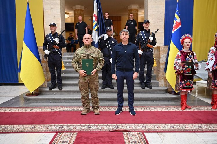В атріумі ОВА нагородили бійців батальйону «Стрілецький»
