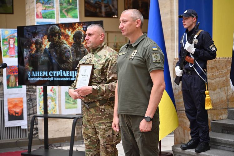 В атріумі ОВА нагородили бійців батальйону «Стрілецький»
