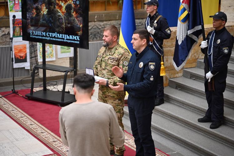 В атріумі ОВА нагородили бійців батальйону «Стрілецький»