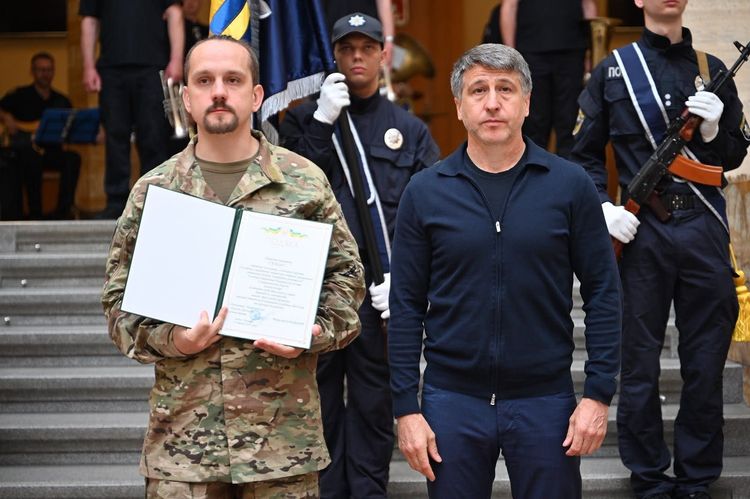 В атріумі ОВА нагородили бійців батальйону «Стрілецький»
