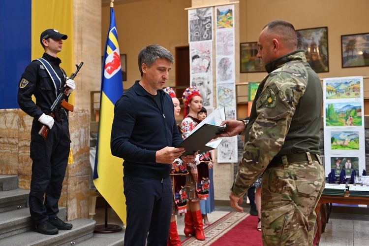 В атріумі ОВА нагородили бійців батальйону «Стрілецький»