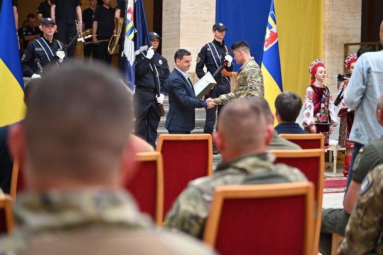 В атріумі ОВА нагородили бійців батальйону «Стрілецький»