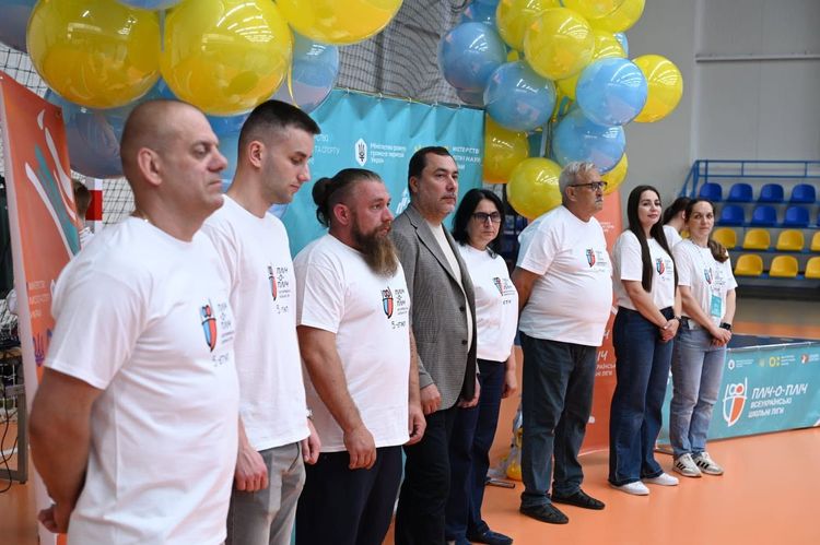 250 гандболісток, 20 команд та один кубок: в Ужгороді стартував фінал шкільних ліг