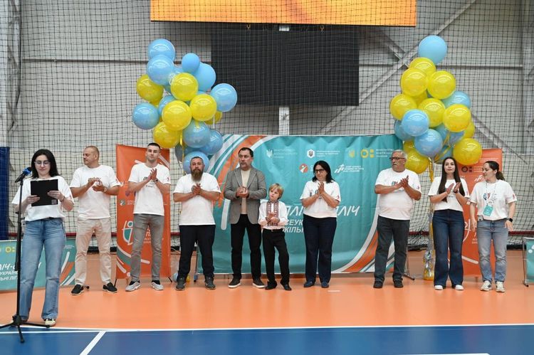 250 гандболісток, 20 команд та один кубок: в Ужгороді стартував фінал шкільних ліг