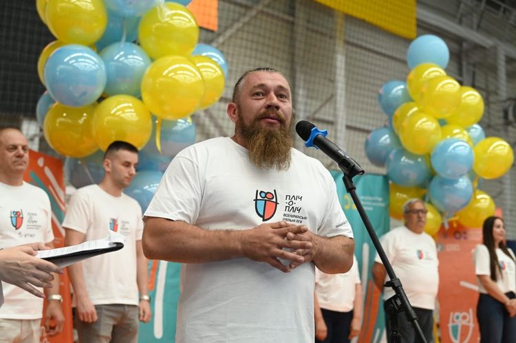 250 гандболісток, 20 команд та один кубок: в Ужгороді стартував фінал шкільних ліг