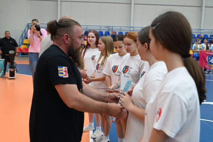 На Закарпатті визначили найкращих юних гандболісток країни