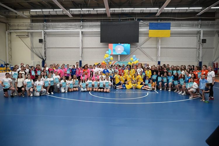 На Закарпатті визначили найкращих юних гандболісток країни
