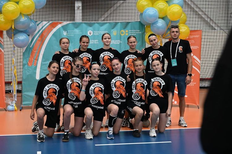 250 гандболісток, 20 команд та один кубок: в Ужгороді стартував фінал шкільних ліг