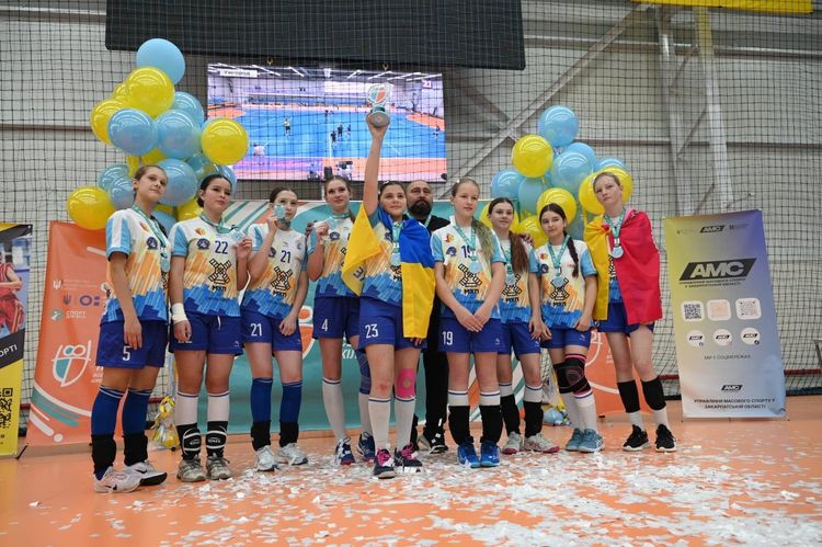 На Закарпатті визначили найкращих юних гандболісток країни