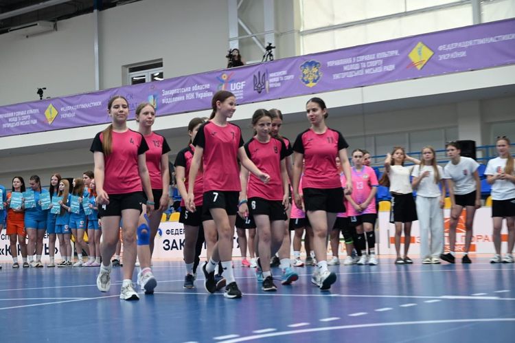 На Закарпатті визначили найкращих юних гандболісток країни