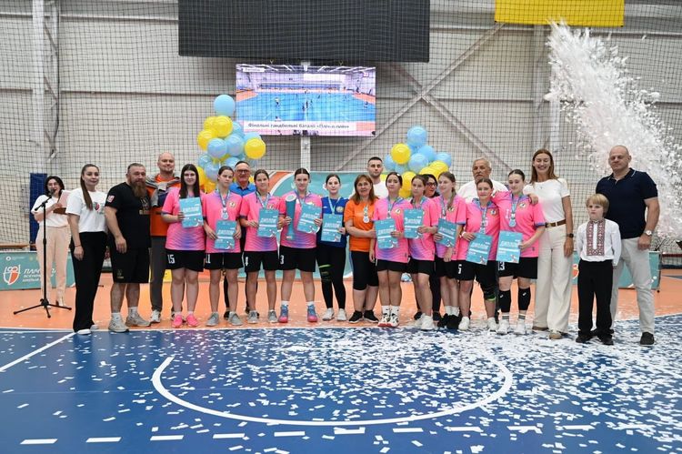 На Закарпатті визначили найкращих юних гандболісток країни