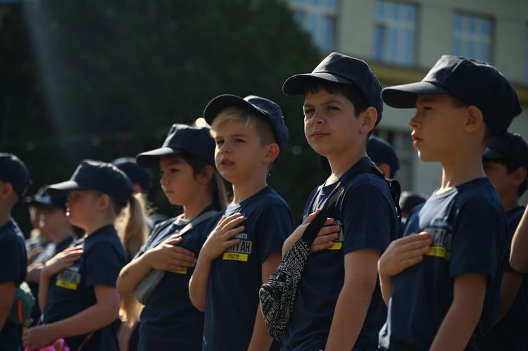 На Закарпатті стартував патріотичний наметовий табір «Бойові хом’ячки»