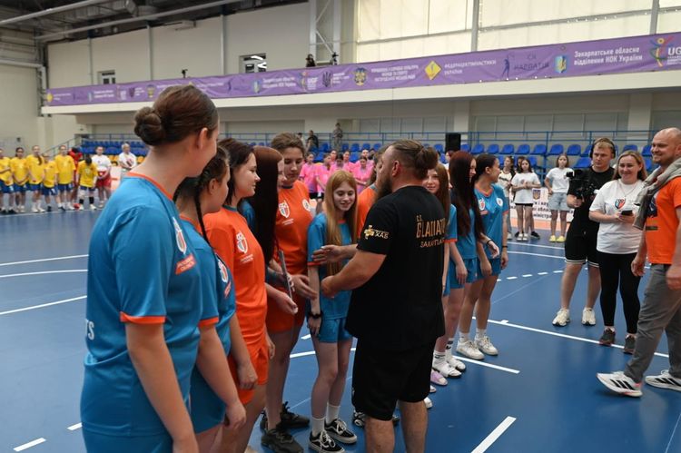 На Закарпатті визначили найкращих юних гандболісток країни