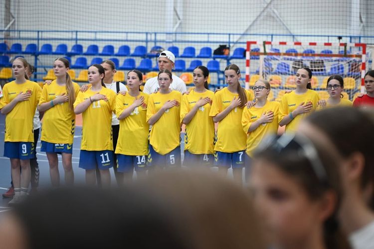 На Закарпатті визначили найкращих юних гандболісток країни