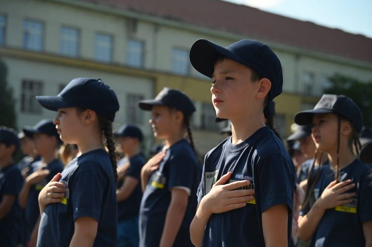 На Закарпатті стартував патріотичний наметовий табір «Бойові хом’ячки»
