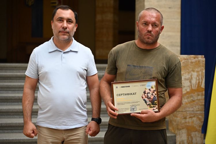 38 родин закарпатських військових та ветеранів отримали сертифікати на житло