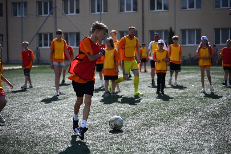 Очільники Закарпаття та Київщини зіграли у футбол з учасниками «Карпатської зміни» в Хусті