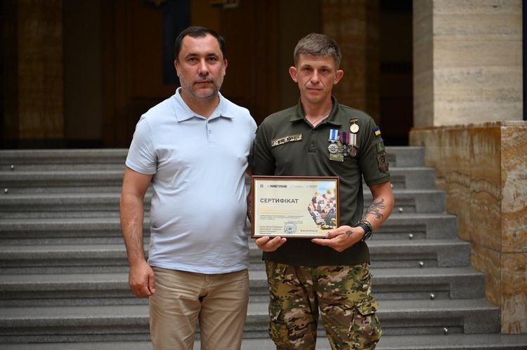38 родин закарпатських військових та ветеранів отримали сертифікати на житло