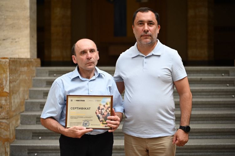 38 родин закарпатських військових та ветеранів отримали сертифікати на житло
