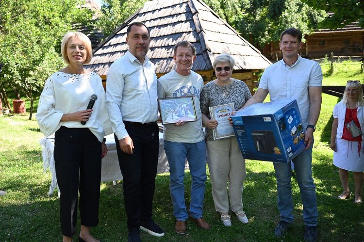 «Моя сім’я – мій оберіг»: в Ужгороді відзначили переможців обласного фотоконкурсу